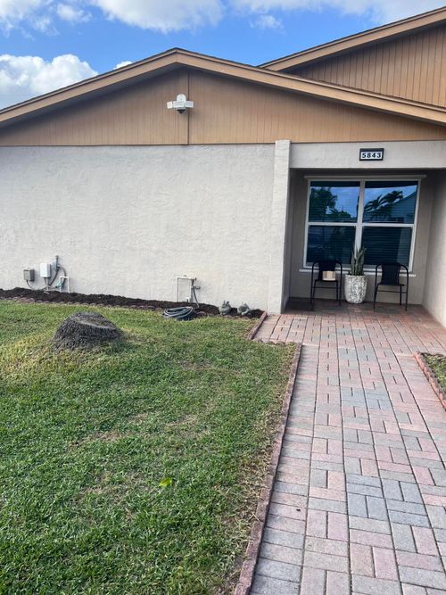 5843 Albert Rd, West Palm Beach, FL, 33415-7115 | Card Image