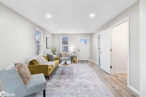 607 S Mill Street, Lake Mills, IA, 50450 | Card Image