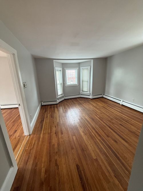 2-1 Jay St, Cambridge, MA, 02139-3877 | Card Image