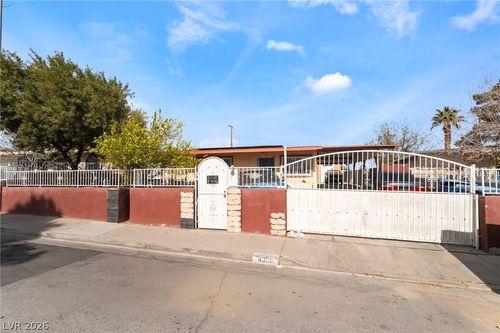 4356 Avondale Ave, Las Vegas, NV, 89121-2702 | Card Image