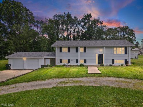 6410 Westmore St, Louisville, OH, 44641-9001 | Card Image