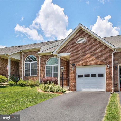 233 N View Cir, WARRENTON, VA, 20186-2655 | Card Image
