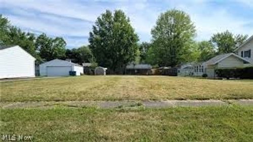 1928 E 41st St, Lorain, OH, 44055-2612 | Card Image