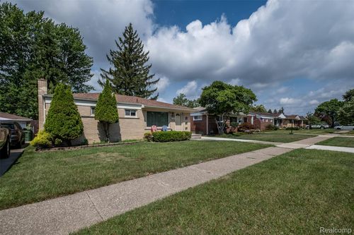 15330 Windemere St, Southgate, MI, 48195-3819 | Card Image