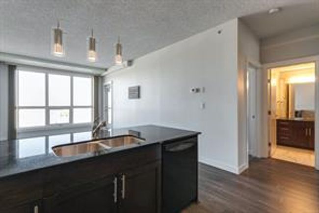 1201 - 8710 Horton Rd Sw, Condo with 1 bedrooms, 1 bathrooms and 1 parking in Calgary AB | Image 4