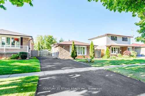 156 Madawaska Avenue, Oshawa, ON, L1J1E5 | Card Image