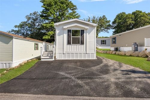 29 Foxtrot Dr, Charlestown, RI, 02813-3309 | Card Image
