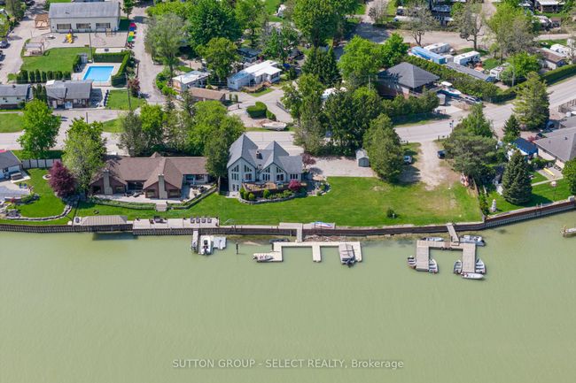 7474 Riverside Dr, House other with 3 bedrooms, 2 bathrooms and 6 parking in Port Franks ON | Image 8
