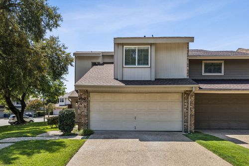 2912 Woodcroft Cir, Carrollton, TX, 75006-4762 | Card Image