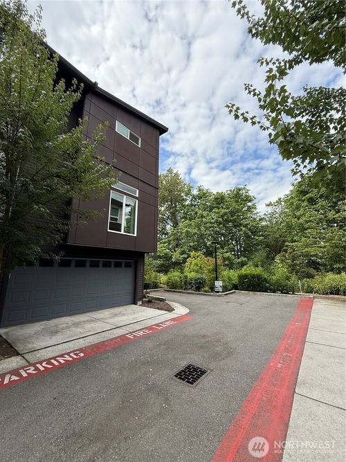 16-1593 139th Ct Ne, Bellevue, WA, 98005-4257 | Card Image