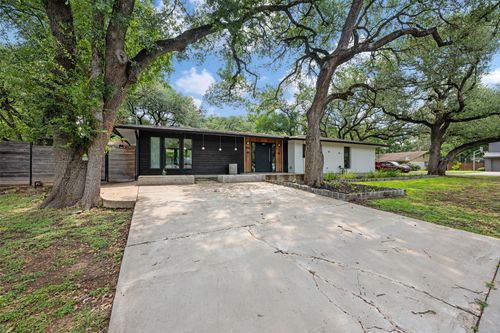 8900 Point West Dr, Austin, TX, 78759-7341 | Card Image