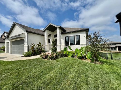 3210 Sw Enoch Street, Lee's Summit, MO, 64082 | Card Image