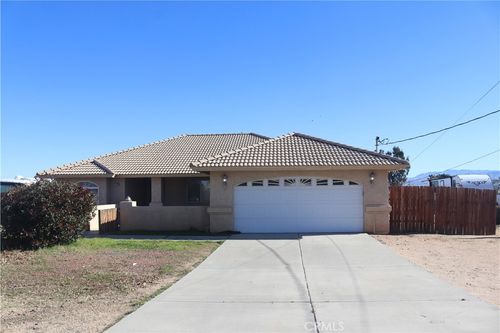 11243 Pinon Ave, Hesperia, CA, 92345 | Card Image
