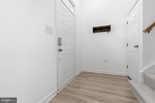 4067 Fountainside Ln, FAIRFAX, VA, 22030-6085 | Card Image