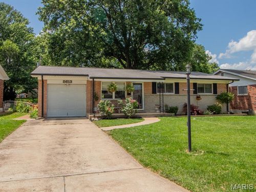 8613 Carriage Way Dr, Saint Louis, MO, 63123-2231 | Card Image