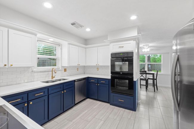 9222 New Forest Rd, House other with 4 bedrooms, 3 bathrooms and 2 parking in Spring TX | Image 9