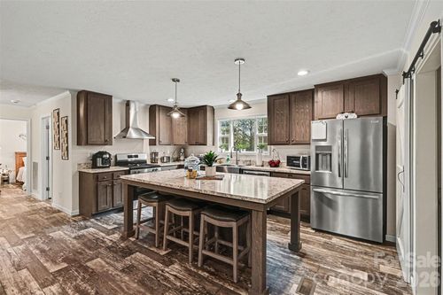 420 Hoffman Rd, Lincolnton, NC, 28092-8231 | Card Image