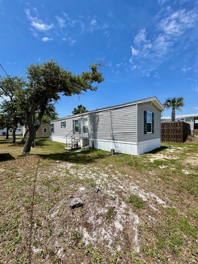 135 Balboa St, House other with 2 bedrooms, 2 bathrooms and 3 parking in Port St. Joe FL | Image 5