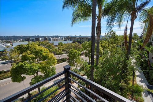 2470 Via Alta, San Diego, CA, 92108-5121 | Card Image