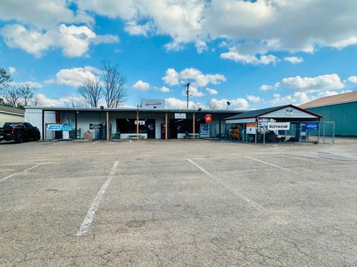 234 N Maple St, Adamsville, TN, 38310-1823 | Card Image