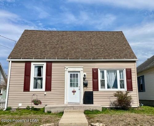 1324 Chestnut St, Berwick, PA, 18603-2214 | Card Image