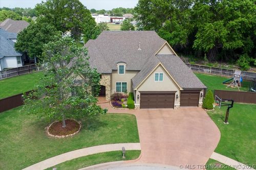 9475 E 106th St S, Tulsa, OK, 74133-6441 | Card Image