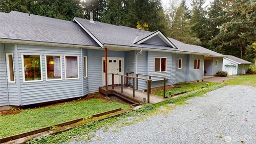 3996 Sweetwater Rd, Bow, WA, 98232-9584 | Card Image