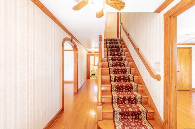 46 Suffield St, House other with 3 bedrooms, 2 bathrooms and 4 parking in Windsor Locks CT | Image 18