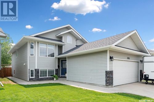 3283 Mcclocklin Rd, Saskatoon, SK, S7R0B9 | Card Image