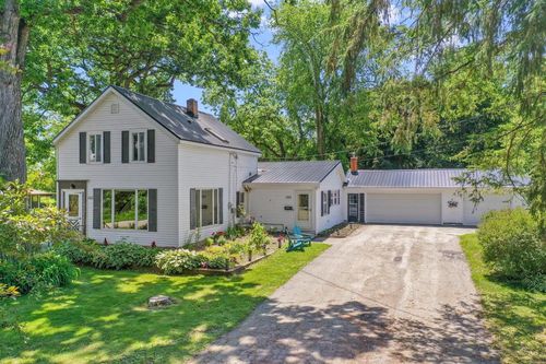 105 E Clark Street, WEYAUWEGA, WI, 54983 | Card Image