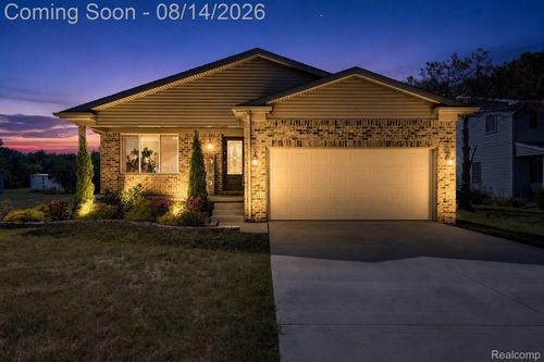 5110 Lathrop St, Trenton, MI, 48183-4738 | Card Image