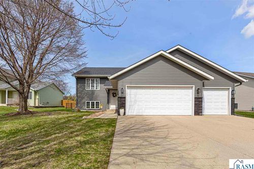 228 Inverness Drive, Mankato, MN, 56001 | Card Image