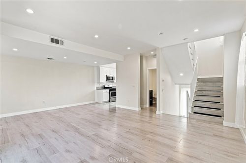 15340 Lassen St, Mission Hills, CA, 91345-3168 | Card Image