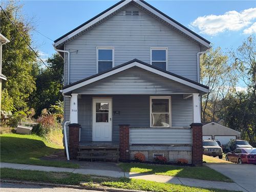 712 E Long Avenue, New Castle, PA, 16101 | Card Image