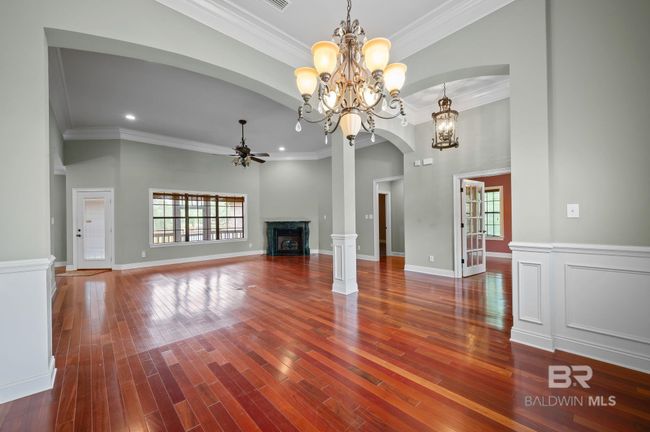 Living Room | Image 11