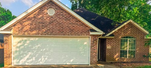 2215 Avenue C, Nederland, TX, 77627-6032 | Card Image