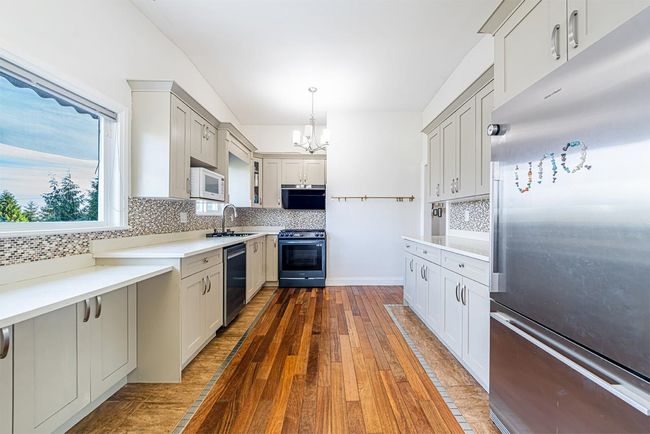 520 Ballantree Pl, House other with 6 bedrooms, 4 bathrooms and 4 parking in West Vancouver BC | Image 14