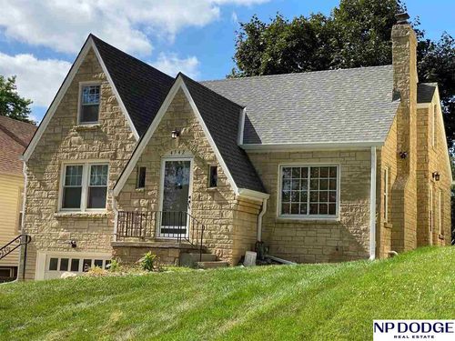 4542 Poppleton Ave, Omaha, NE, 68106-2044 | Card Image