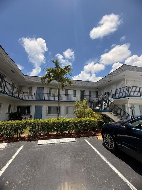 apt-207-2440 Lake Osborne Dr, Lake Worth Beach, FL, 33461-5672 | Card Image
