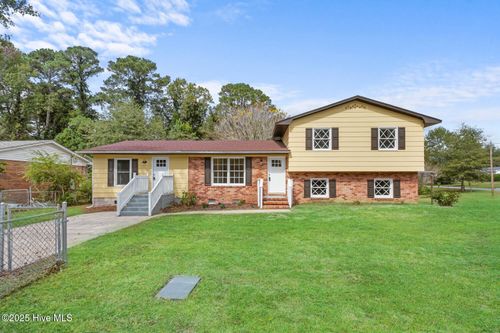 406 Carole Dr, Jacksonville, NC, 28540-0910 | Card Image