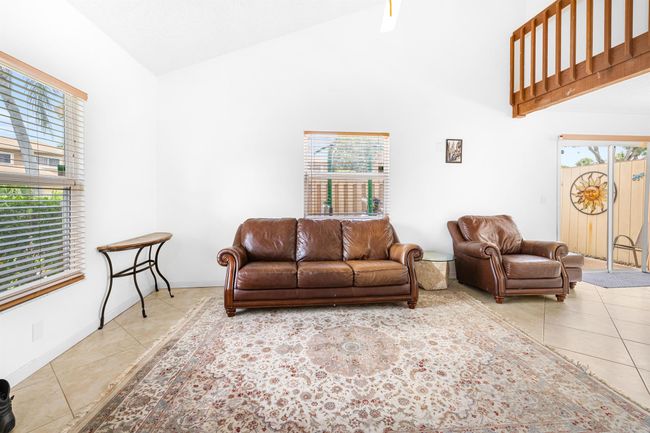 353 Maplecrest Cir, Condo with 3 bedrooms, 2 bathrooms and null parking in Jupiter FL | Image 6