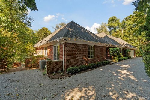 146 S Rogers St, Northville, MI, 48167-1531 | Card Image