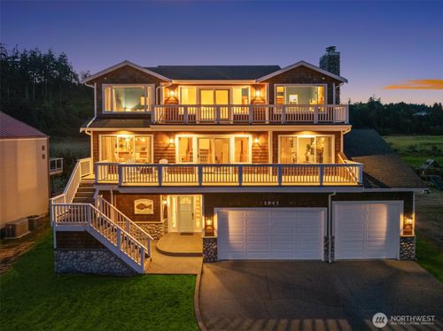 1943 Shore Ave, Freeland, WA, 98249-9593 | Card Image