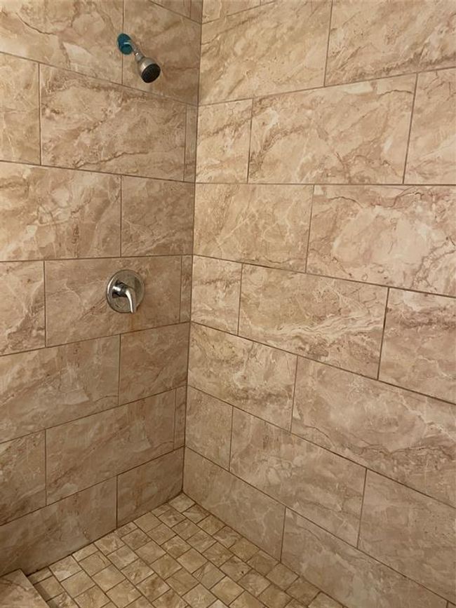 301 1/2 N Ave A- Upstairs Unit | Image 30