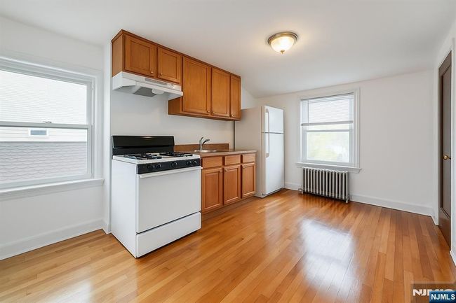 10 5 Th St, Home with 4 bedrooms, 2 bathrooms and null parking in Ridgefield Park NJ | Image 14
