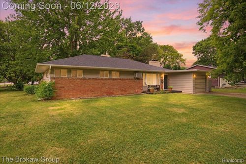 603 E Chelsea Cir, Davison, MI, 48423-1202 | Card Image