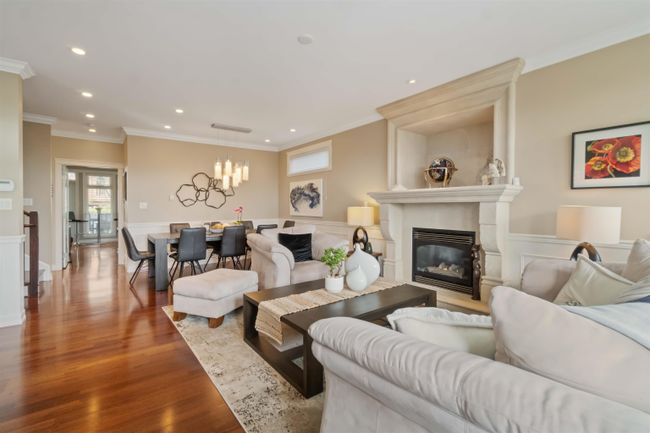 558 E 6 Th Street, House other with 6 bedrooms, 7 bathrooms and 3 parking in North Vancouver BC | Image 4