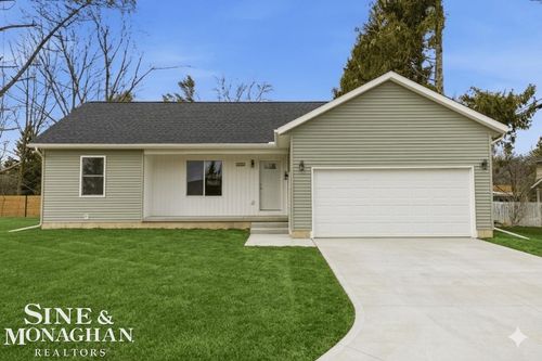 1250 18th St, Marysville, MI, 48040-1640 | Card Image