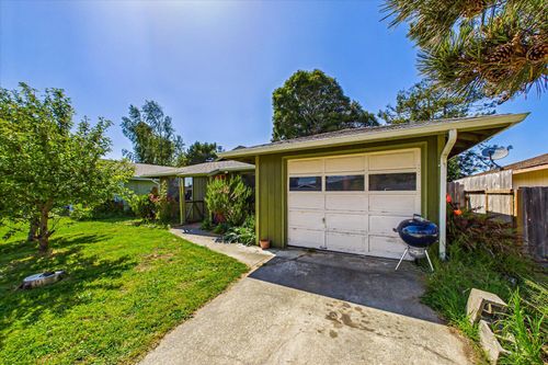 4690 Mckinnon Ct, Arcata, CA, 95521-4610 | Card Image
