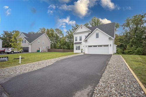 18 Page Ct, Poughkeepsie, NY, 12603-2079 | Card Image